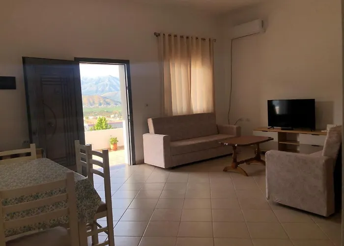 Xhulio\'S Apartament